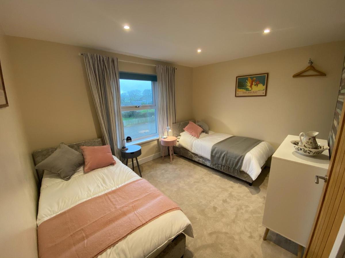 Noddfa Farm Guest House Haverfordwest Bagian luar foto